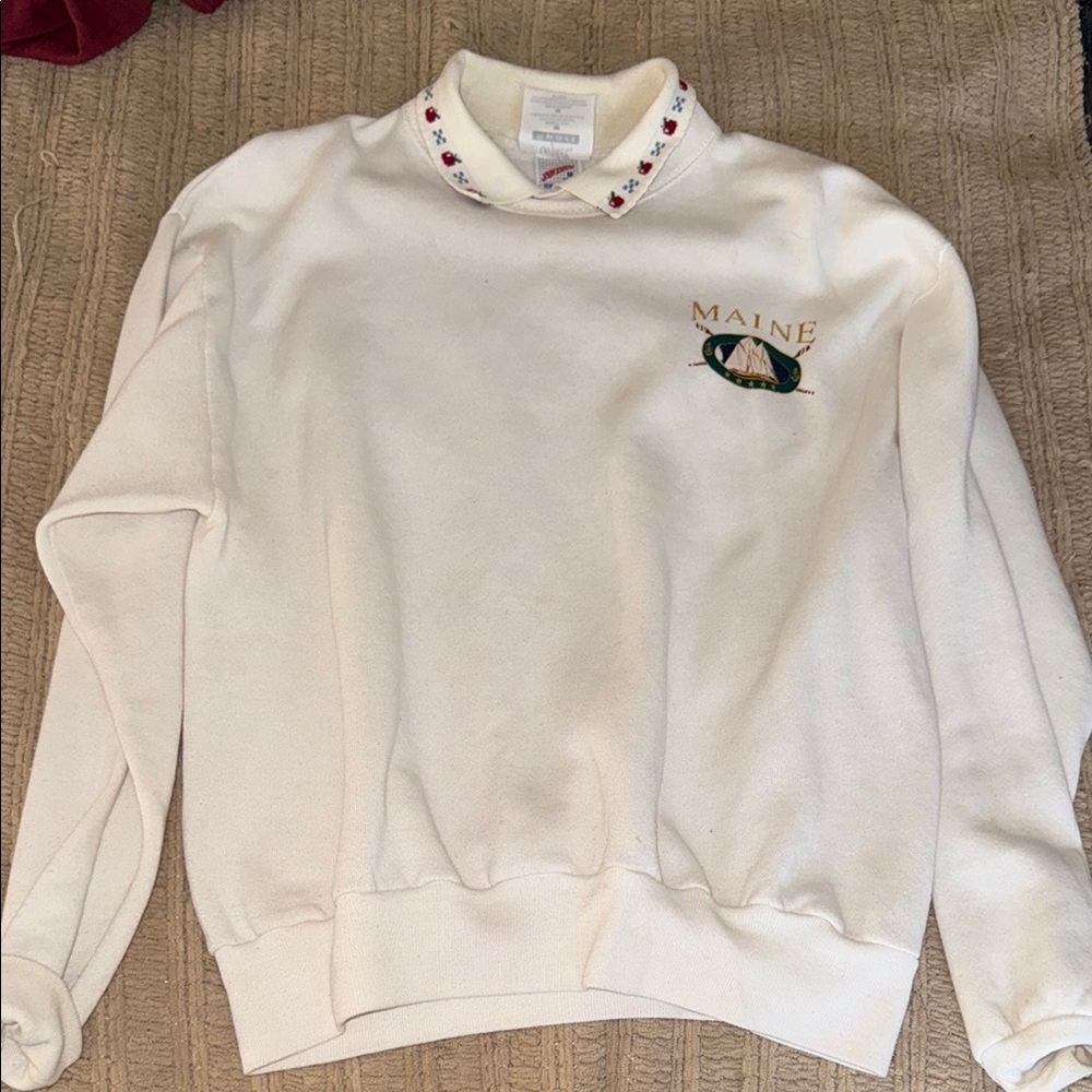 Maine White Sweater with Embroidered Collar